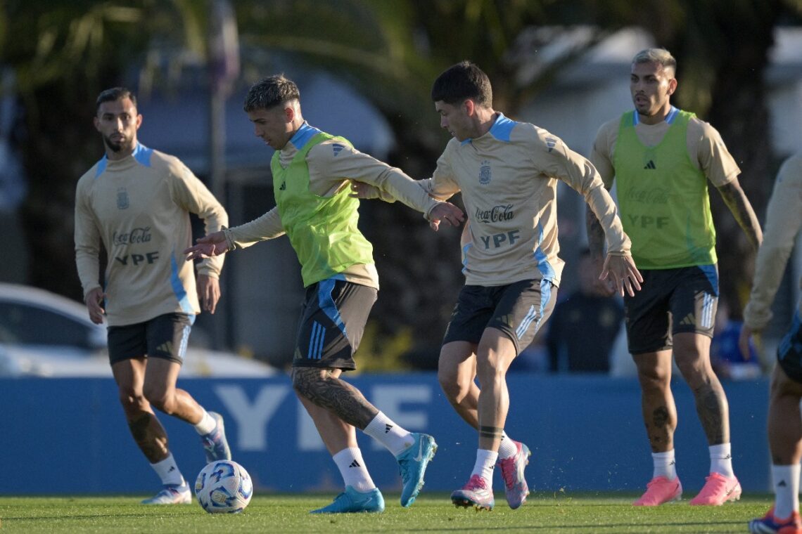 Escena de una práctica de la selección de Argentina