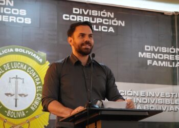 Eduardo Del Castillo, ministro de Gobierno, en conferencia de prensa.