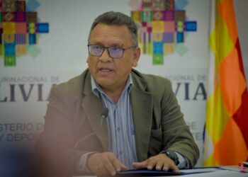 El viceministro de Promoción y Vigilancia Epidemiológica, Max Enríquez..