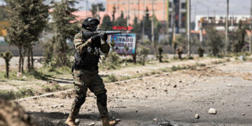 Un efectivo militar en apronte en Senkata, el 19 de noviembre de 2019.