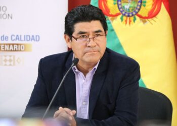 El ministro de Educación, Omar Veliz. Foto: Archivo.