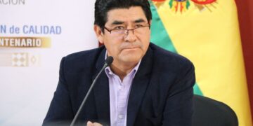El ministro de Educación, Omar Veliz. Foto: Archivo.