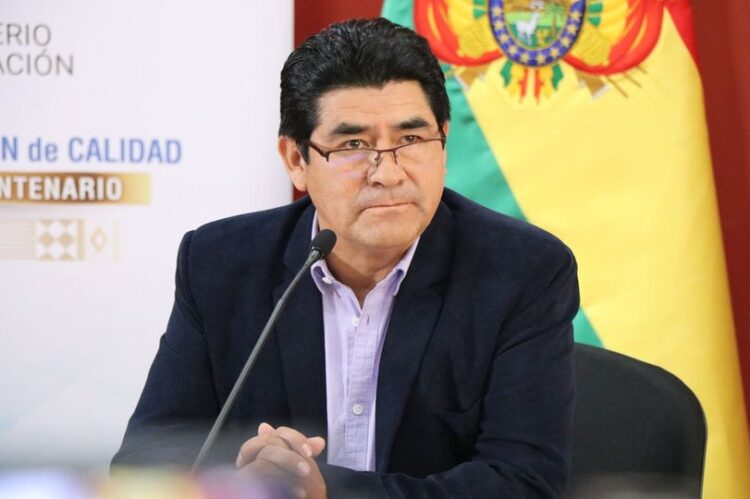 El ministro de Educación, Omar Veliz. Foto: Archivo.