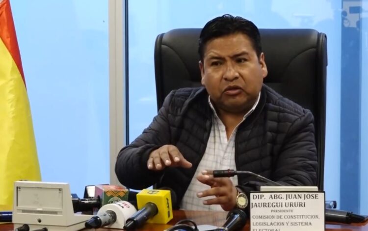 El presidente de la Comisión de Constitución en Diputados Juan José Jáuregui.