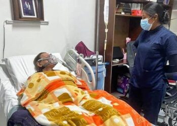 La exministra Eidy Roca, en una cama de hospital de Santa Cruz.
Archivo