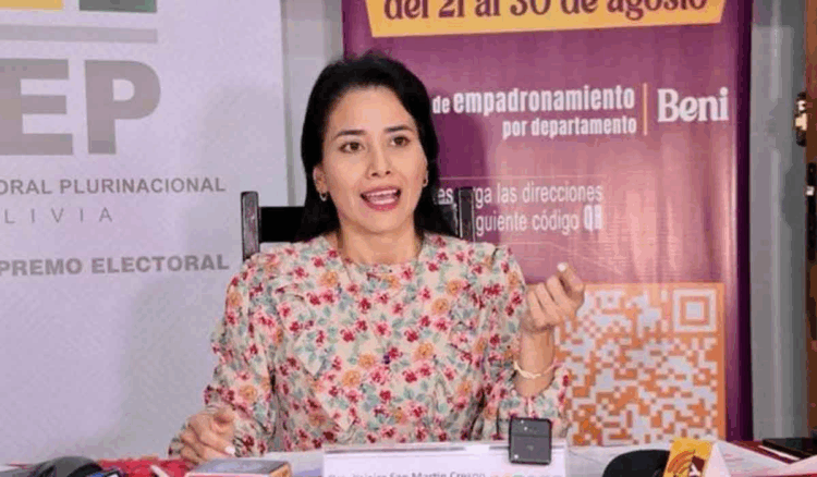 La vocal del TSE Yajaira San Martín.