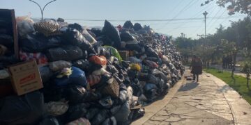 En protestas por pedido de cierre del relleno sanitario de K'ara K'ara, hubo gran acumulación de basura en las calles. Foto: Archivo.