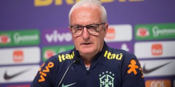 Dorival Júnior en conferencia de prensa