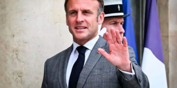 macron_paris.jpg