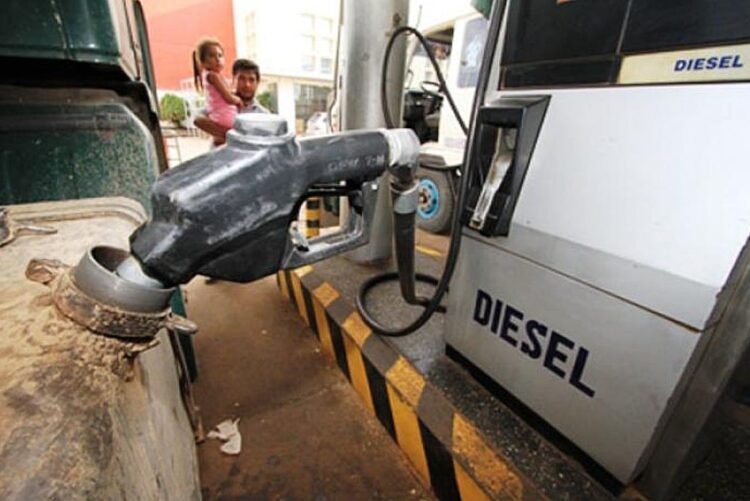La distribución de diésel es irregular en el país. Foto: Archivo.