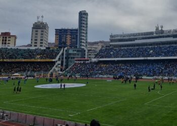 Una toma general del Hernando Siles con los hinchas en el Superclásico Boliviano.