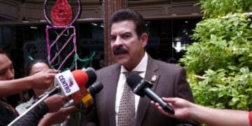 El alcalde de Cochabamba, Manfred Reyes Villa, anunció la promulgación de la ley para la nivelación de pasajes para la siguiente semana.