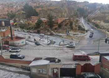 Dos alertas rigen en cinco departamentos del país por lluvias y posibles desbordes de ríos.