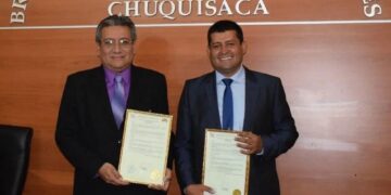 Gonzalo Hurtado e Yván Espada, magistrados del TCP.