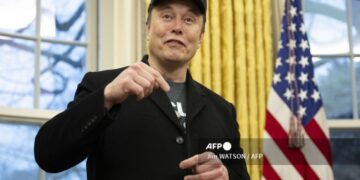 Musk insiste en la compra de OpenAI