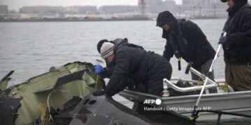 Continúa el rescate de cuerpos en el río Potomac