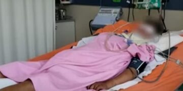 Una mujer fue hospitalizada tras recibir una brutal golpiza por su pareja.