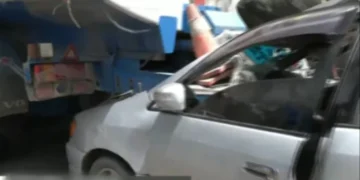 La vagoneta se estrelló contra una cisterna