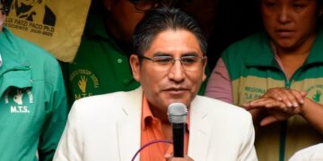 Félix Patzi informó sobre firmar un acuerdo para llevar a un solo candidato.