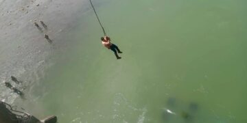 Los voluntarios de la Armada rescataron el cadáver
