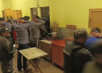 La Policía realiza una requisa en el penal de Chonchocoro.