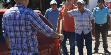 Vecinos y micreros se enfrentaron ayer