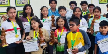 Los premiados del ajedrez en las diversas categorías.