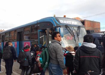 El Bus Municipal de El Alto cumple dos rutas. Foto: GAMEA.