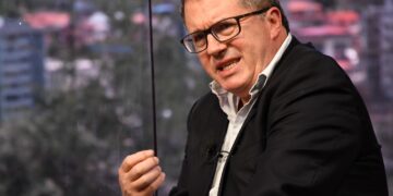 Diputado Miguel Roca en entrevista en Piedra, papel y tinta