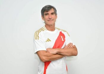 El seleccionador peruano Óscar Ibáñez
