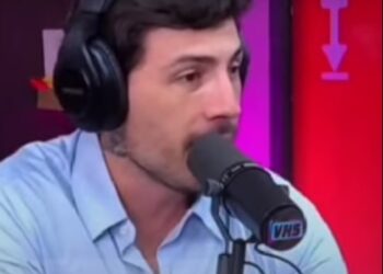 Mario del Alcazar, durante la conducción del programa de streaming en que emitió los polémicos dichos. Foto: Captura RRSS.