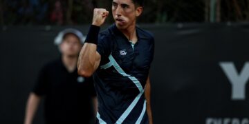 El tenista beniano Murkel Dellien con el gesto de triunfo.