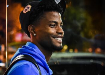 El delantero dominicano Dorny Romero rumbo a Oruro con la delegación celeste