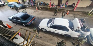 Efectivos de Umopar realizan controles en Villa Tunari.