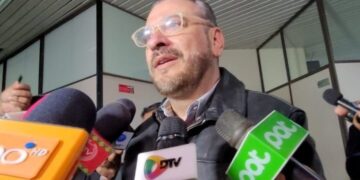 El cívico Rómulo Calvo a la salida de su lectura de sentencia en Santa Cruz.