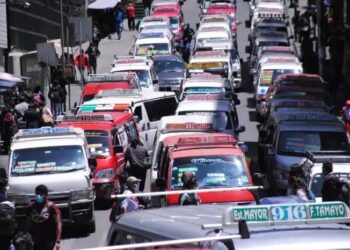 Líneas interciudad bajo observación de la ciudadanía paceña.