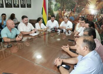 Reunión del Comité pro Santa Cruz con sectores privados para respaldar la movilización del próximo 10 de febrero.
