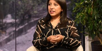 Nadia Cruz en Piedra, Papel y Tinta explica sobre el matrimonio infantil. Foto: Oswaldo Aguirre.