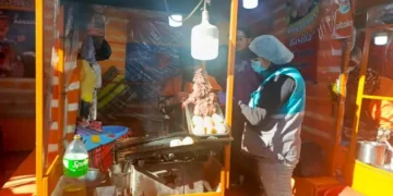 Personal de la Alcaldía realizó un operativo en la feria de la Alasita.