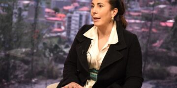 La concejala de La Paz Roxana Pérez del Castillo cuestiona estudio de tarifas y pide cumbre de transporte. Foto: Oswaldo Aguirre.