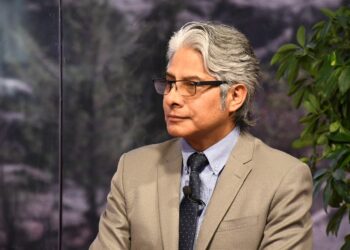 Wilfredo Chávez en entrevista en Piedra, papel y tinta