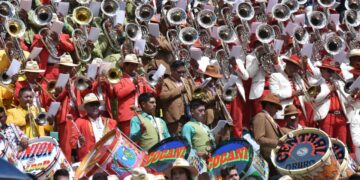 Rendirán homenaje al carnaval de Oruro y al Bicentenario