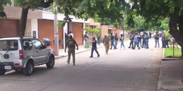 Personal de la FELCC se encuentra en el lugar