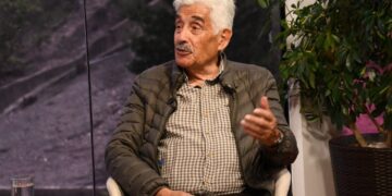 El historiador e investigador Fernando Cajías en el programa Piedra, papel y tinta de La Razón.