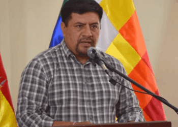 El ministro de Desarrollo Rural, Yamil Flores, en conferencia de prensa.