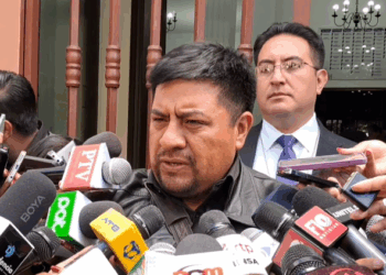 El ministro de Desarrollo Rural, Yamil Flores, tras la reunión con la CEPB.