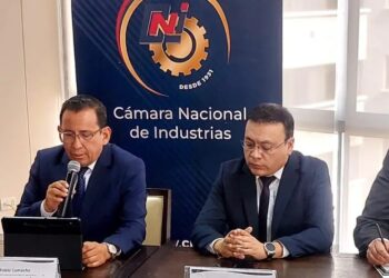 Industriales y exportadores.