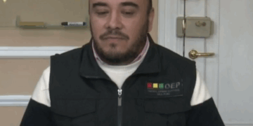 El vocal del TSE Gustavo Avila en conferencia de prensa.
