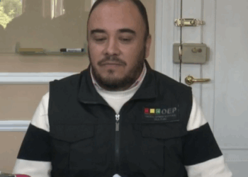 El vocal del TSE Gustavo Avila en conferencia de prensa.