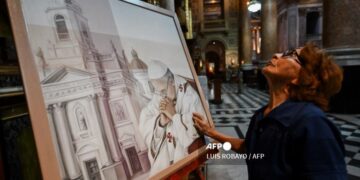 Los fieles argentinos rezan por el Papa
